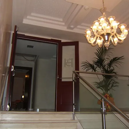 卡林费尔诺酒店 卡多格尼