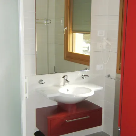 卡林费尔诺酒店 卡多格尼