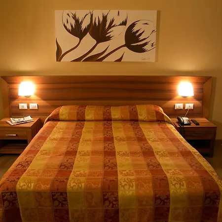 卡林费尔诺酒店 3*