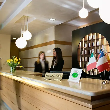 卡林费尔诺酒店